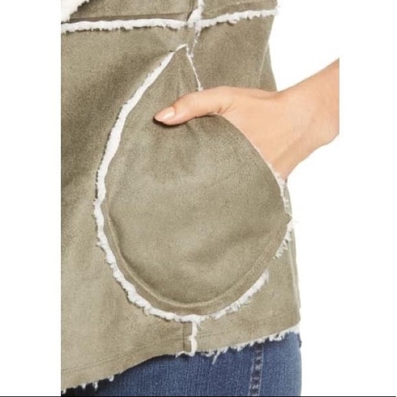 NWT Caslon Reversible Faux Shearling Vest GREEN/IVORY - SIZE M - Picture 4 of 12